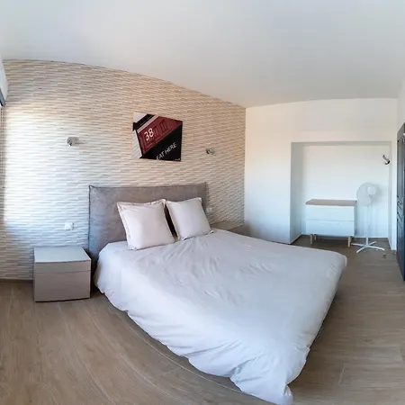 Le Grebe Apartman *